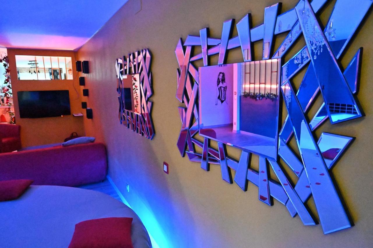 Nuit Insolite-Room Love Saint-Germain  Экстерьер фото