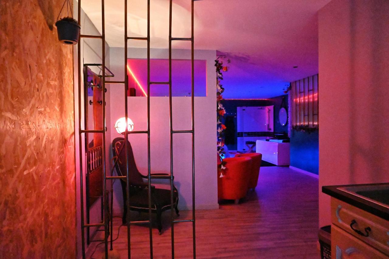 Nuit Insolite-Room Love Saint-Germain  Экстерьер фото