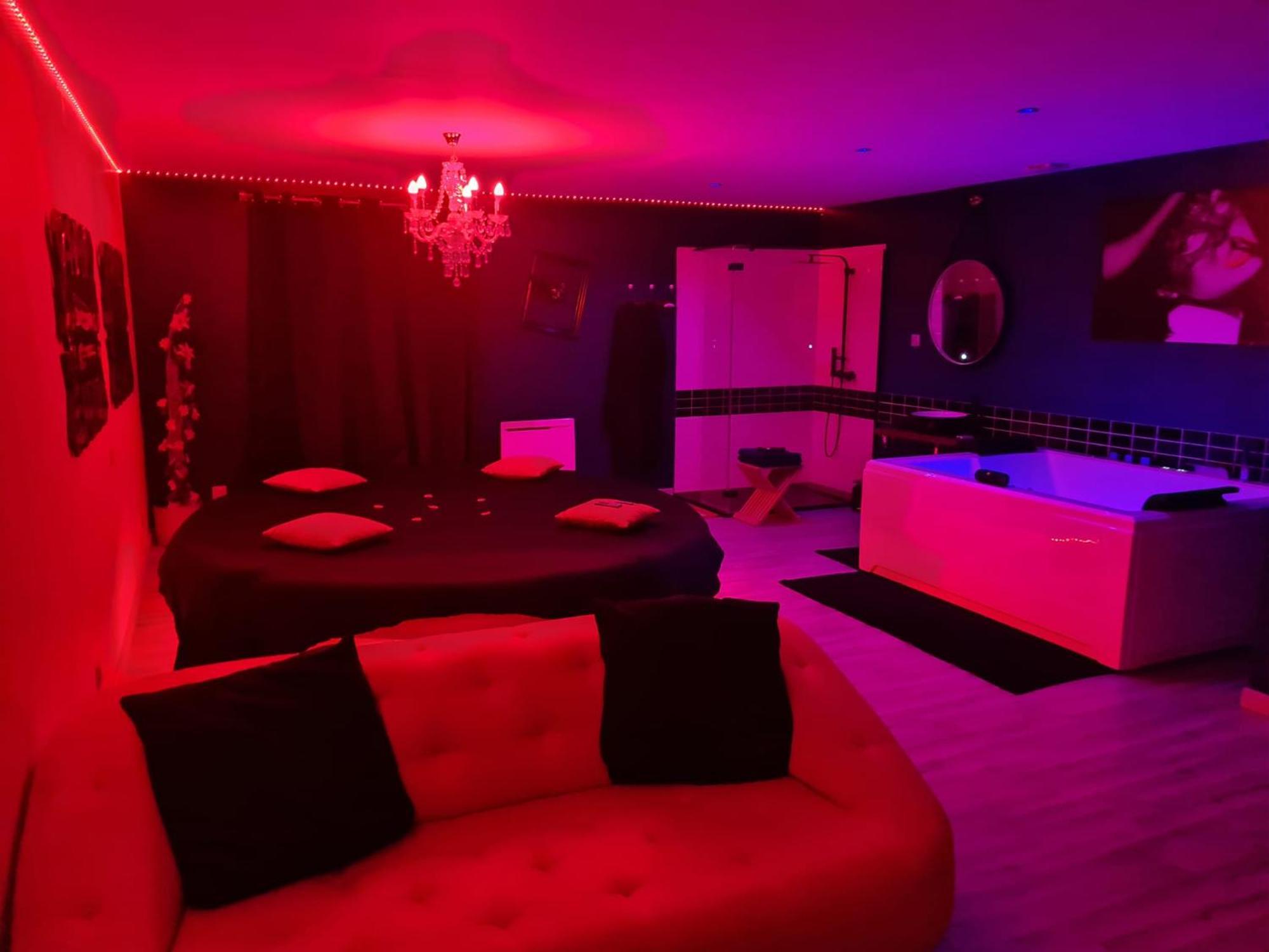 Nuit Insolite-Room Love Saint-Germain  Экстерьер фото